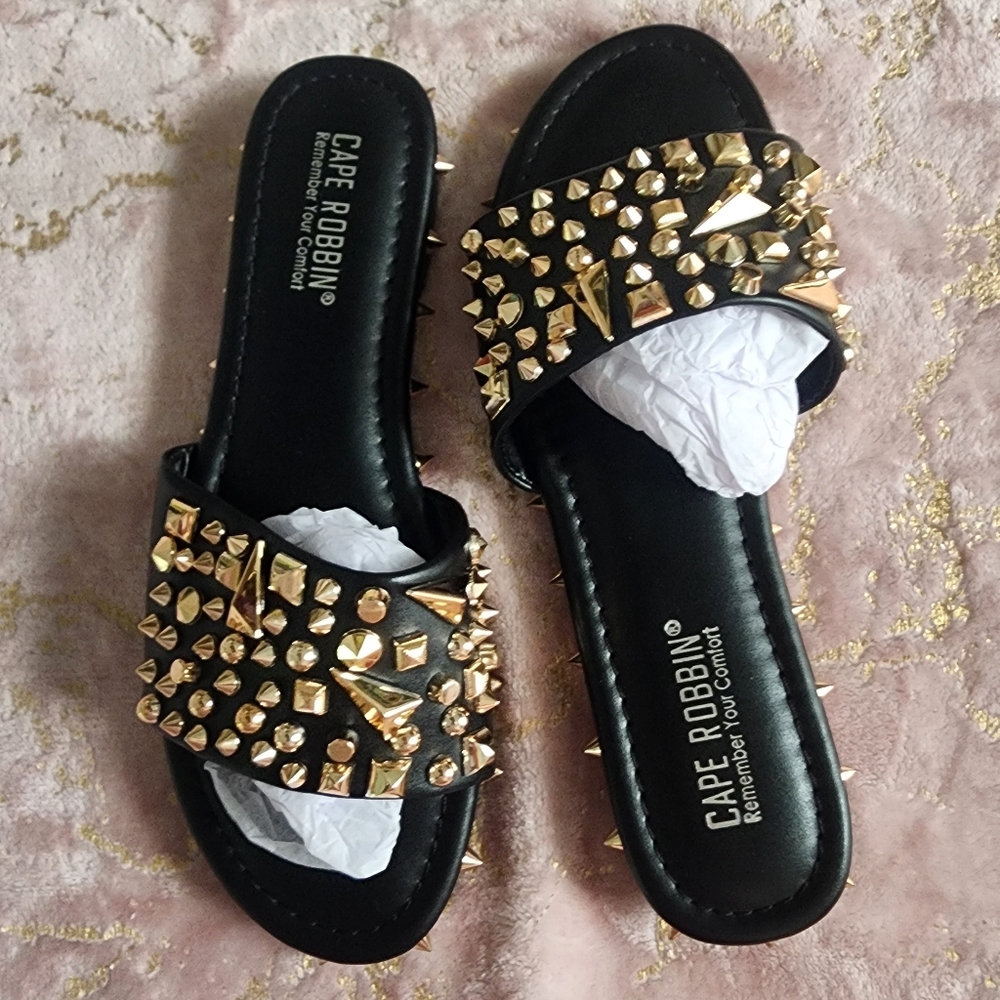 CAPE ROBBIN | Black Studded Sandals - Picture 9 of 15